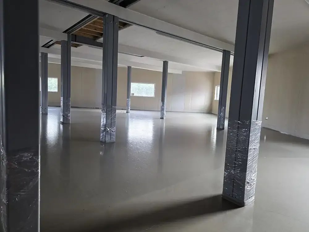 Completed flowing screed floor installed by Trent at the John Radcliffe Hospital